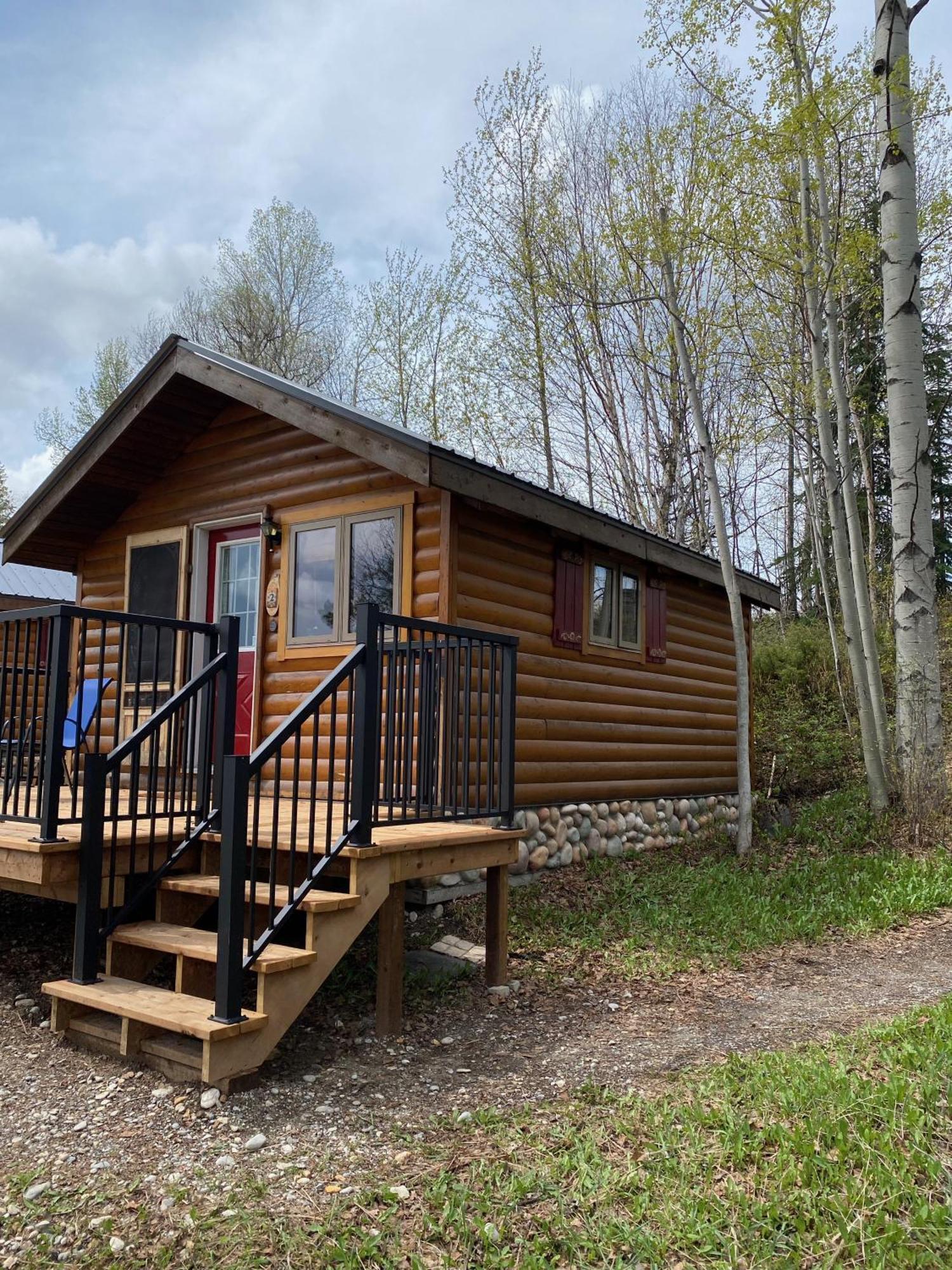 Rocky Mountain Cabins And Home غولدن المظهر الخارجي الصورة